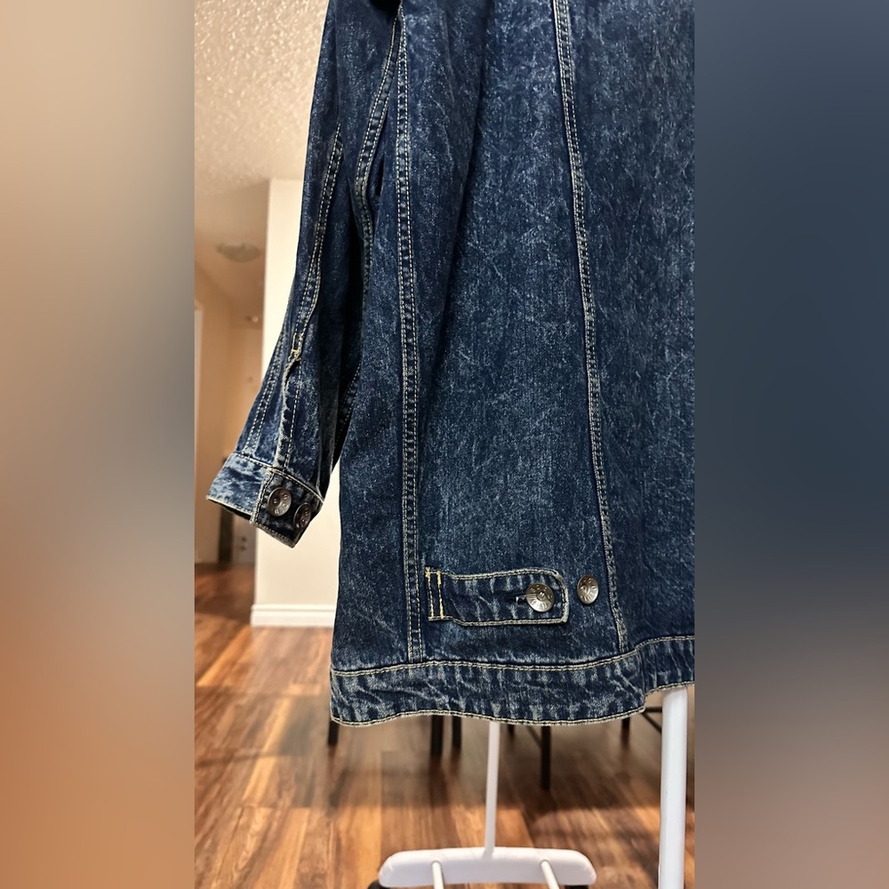 Oversized Denim Jacket - Picture 4 of 12